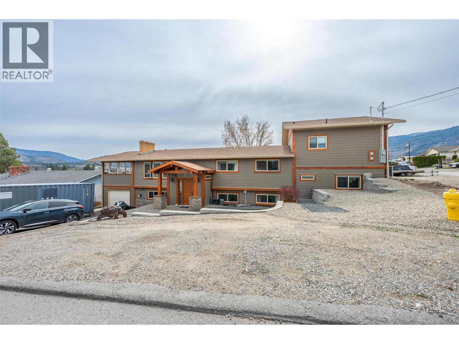 787 Kettle Avenue, Oliver