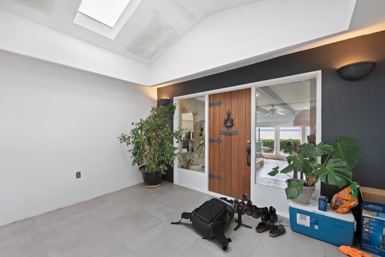 14310 SUNSET DRIVE, White Rock