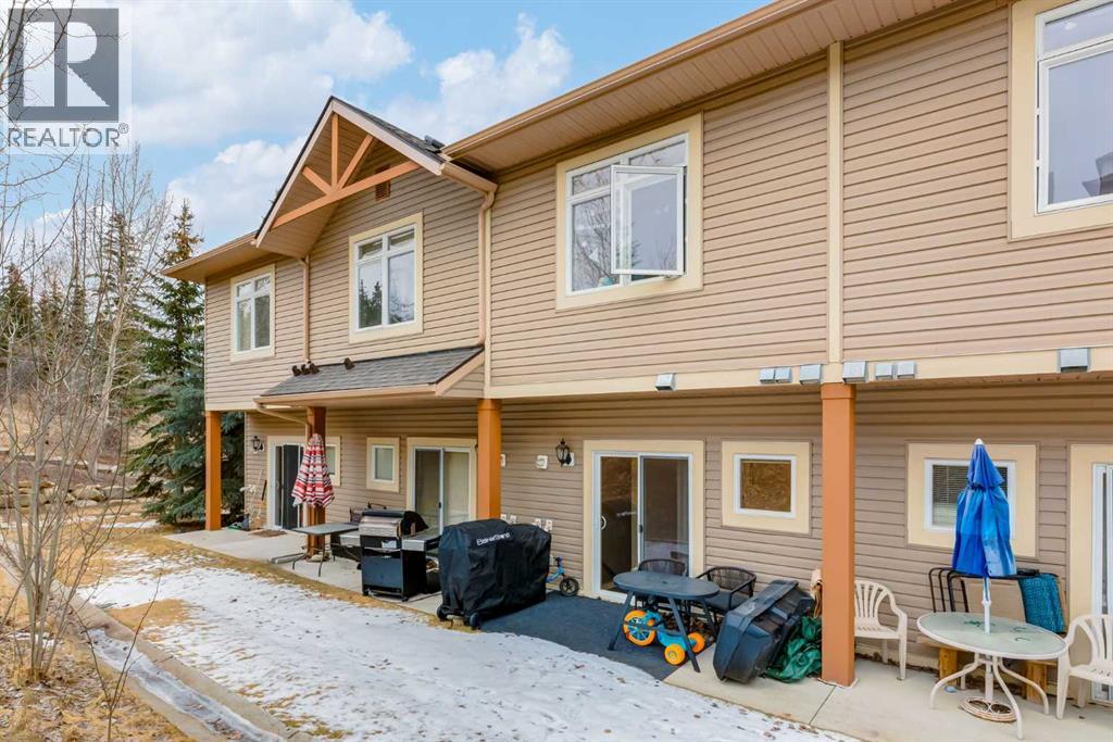 Single Family House for Sale in   Rockyledge View NW Rocky Ridge Calgary 