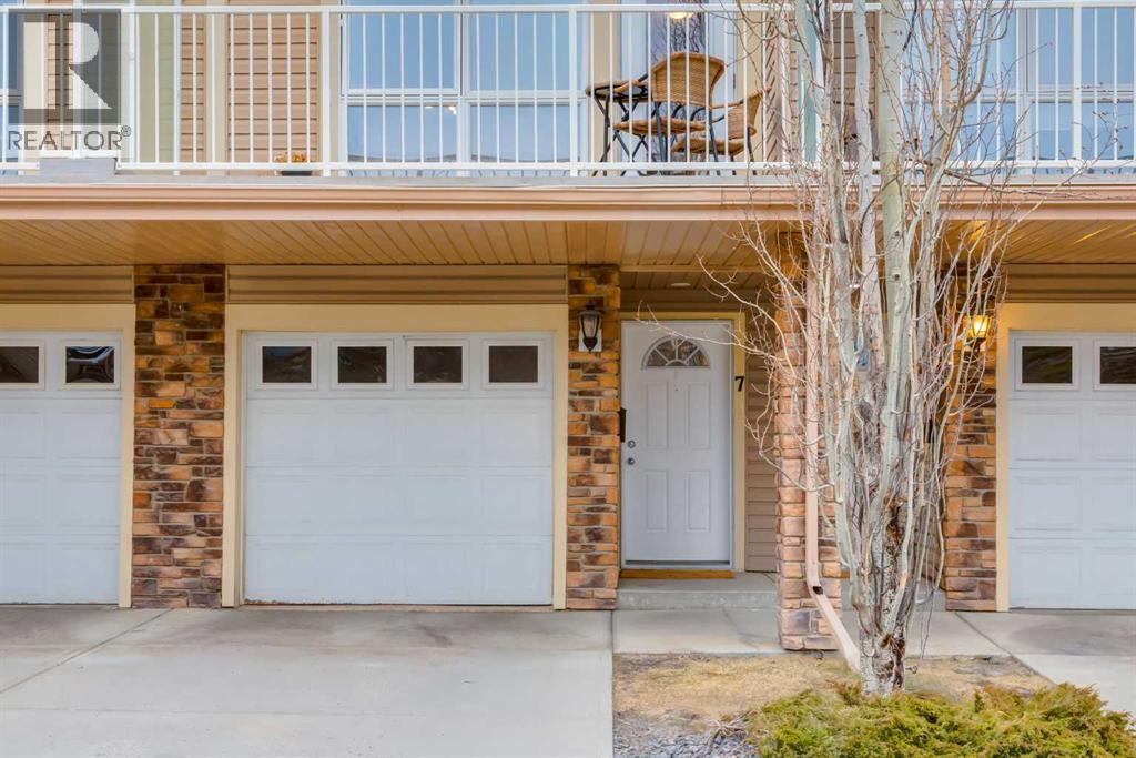 Single Family House for Sale in   Rockyledge View NW Rocky Ridge Calgary 