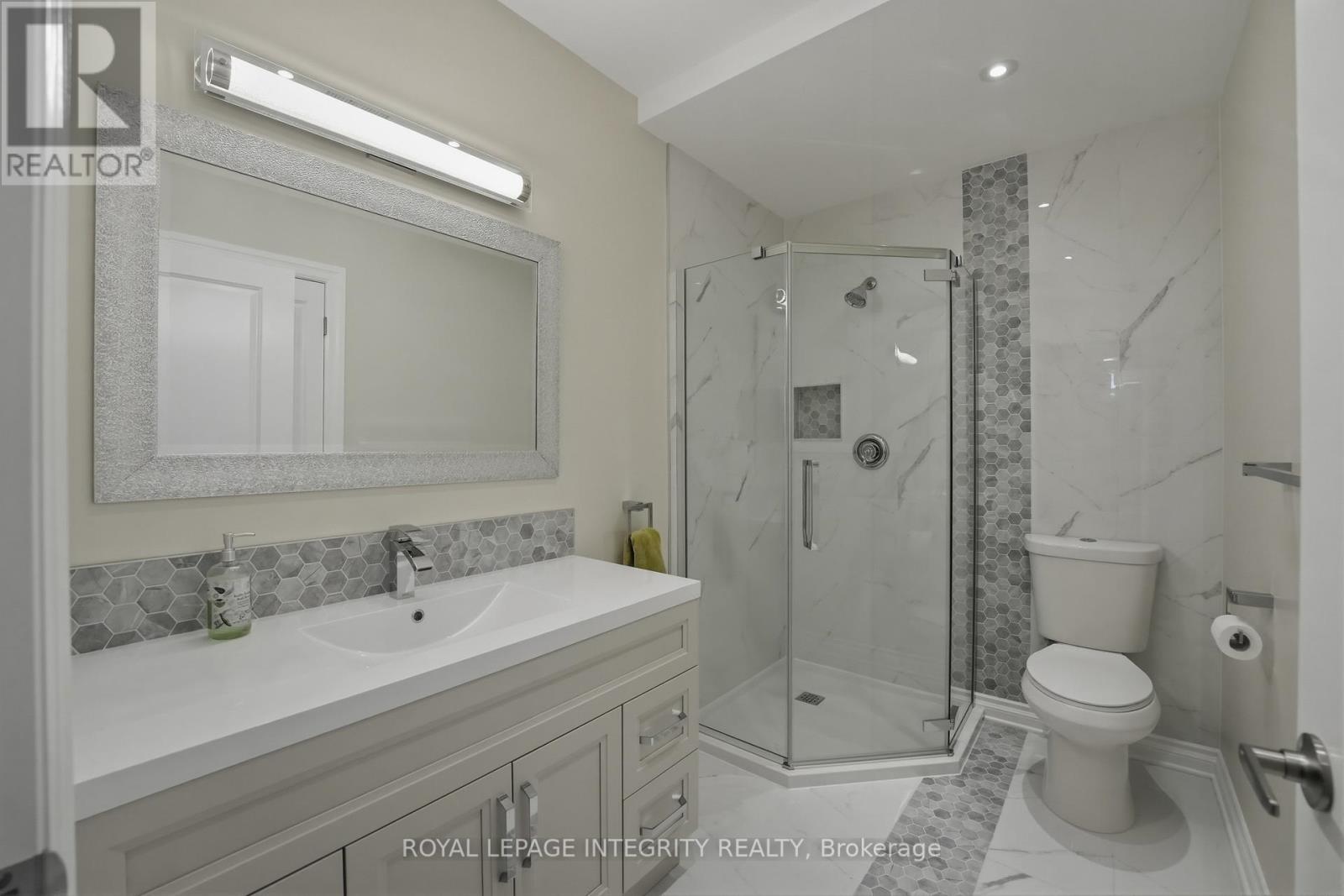 476 ANCASTER AVENUE — photo 35
