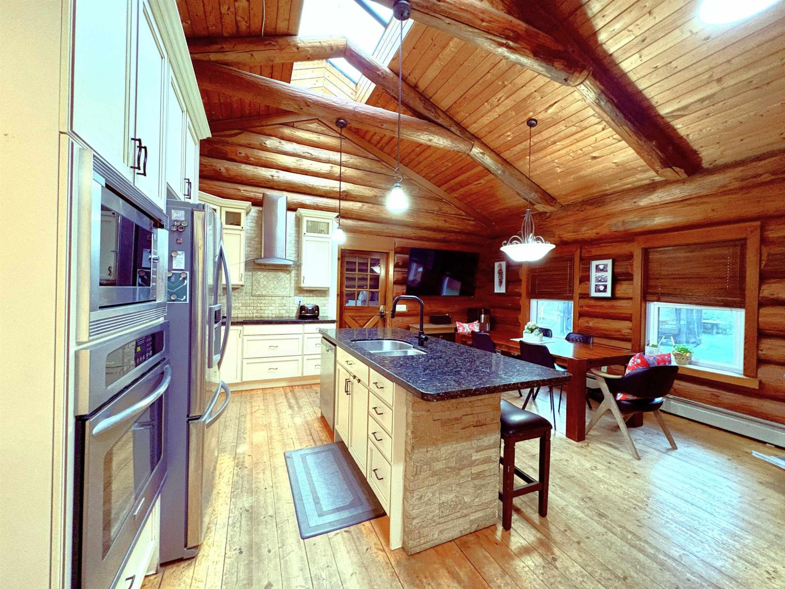 12712 CATHY CRESCENT, Mission