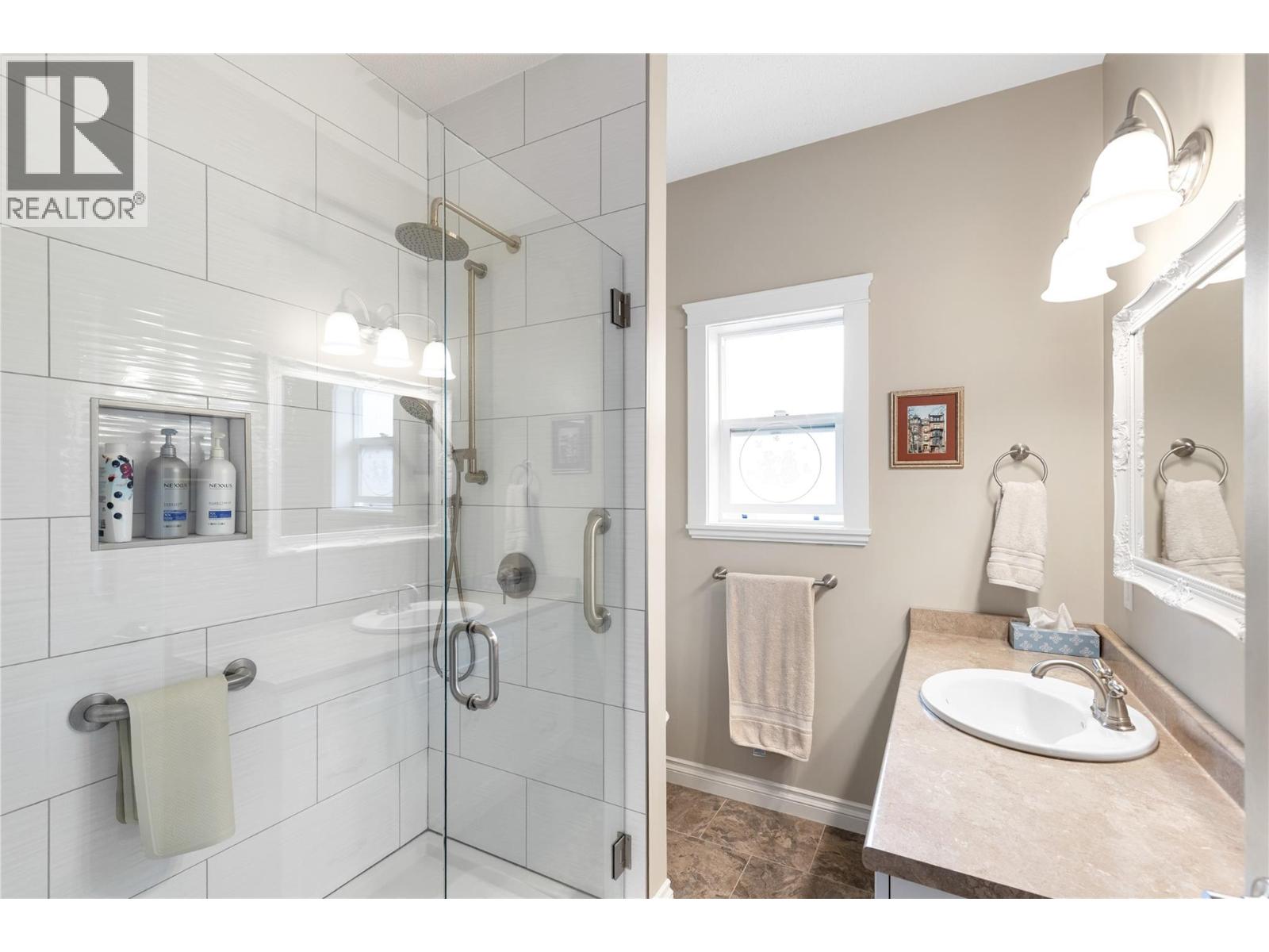 2750 Sunnydale Drive, Blind Bay