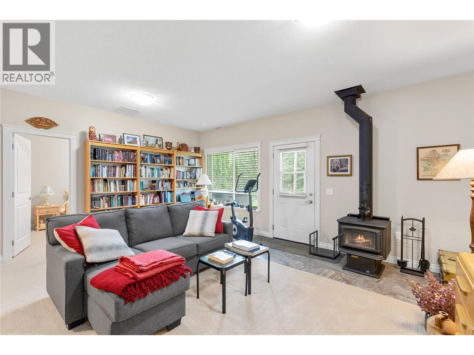 2750 Sunnydale Drive, Blind Bay