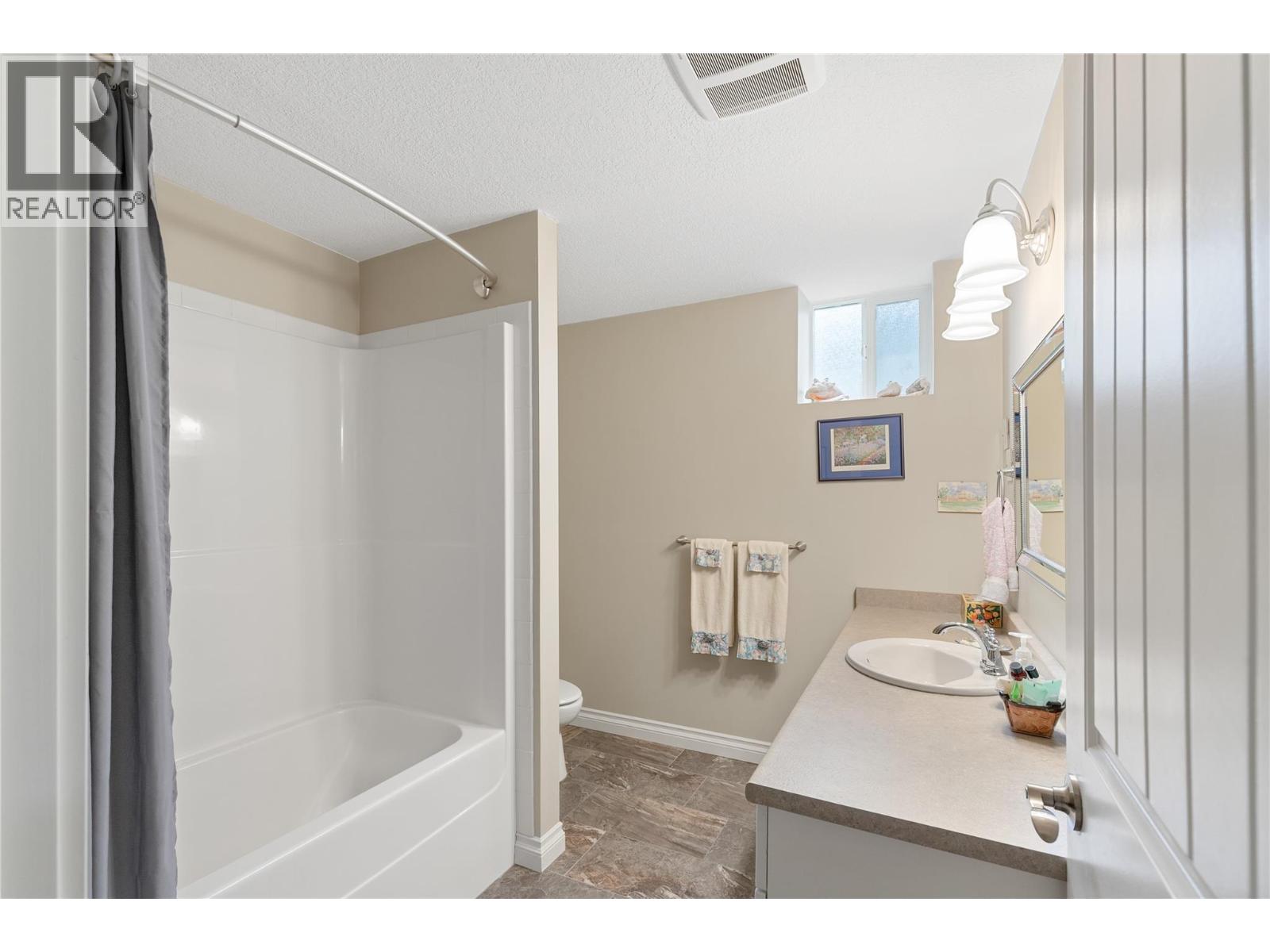 2750 Sunnydale Drive, Blind Bay