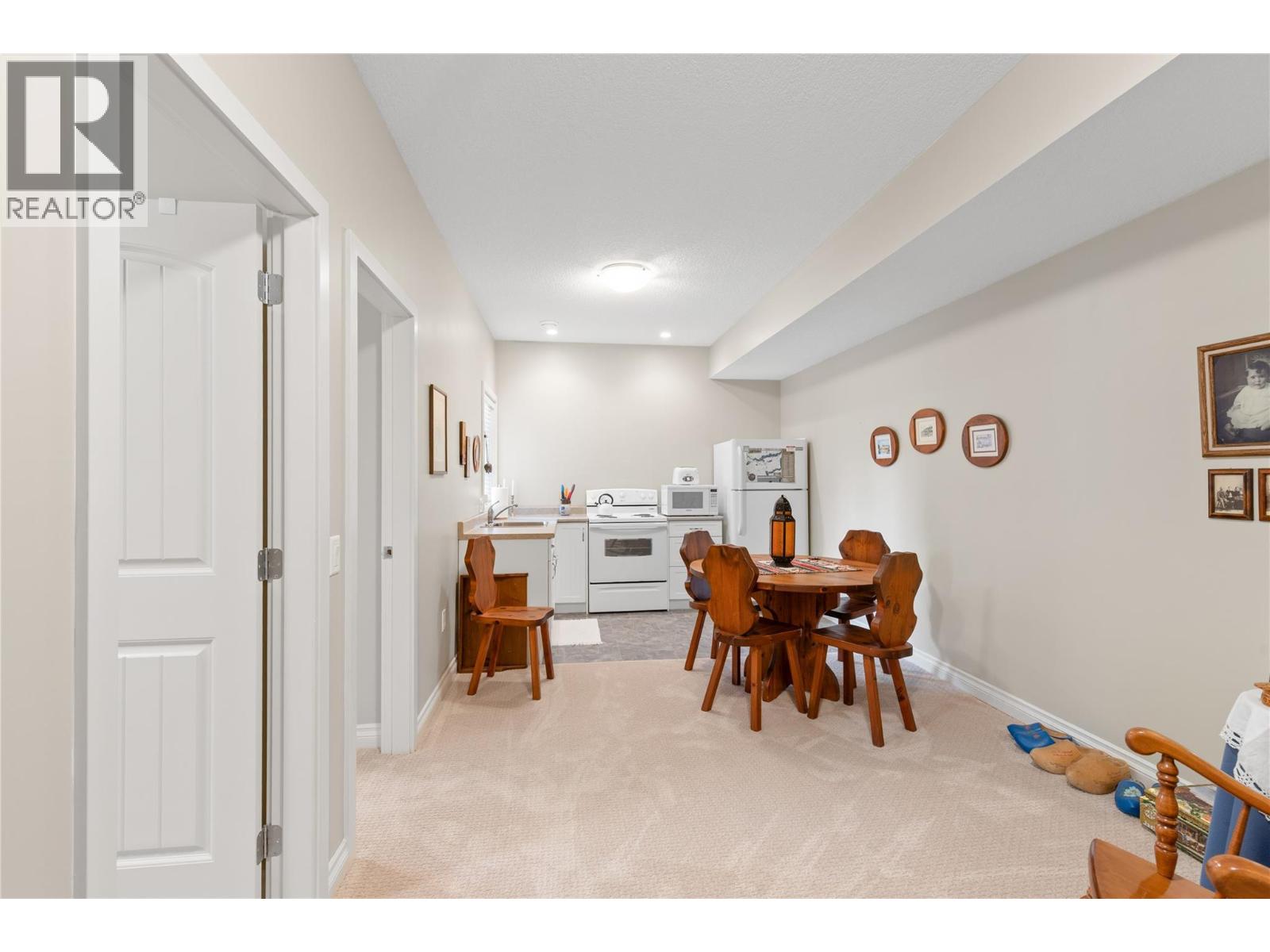 2750 Sunnydale Drive, Blind Bay