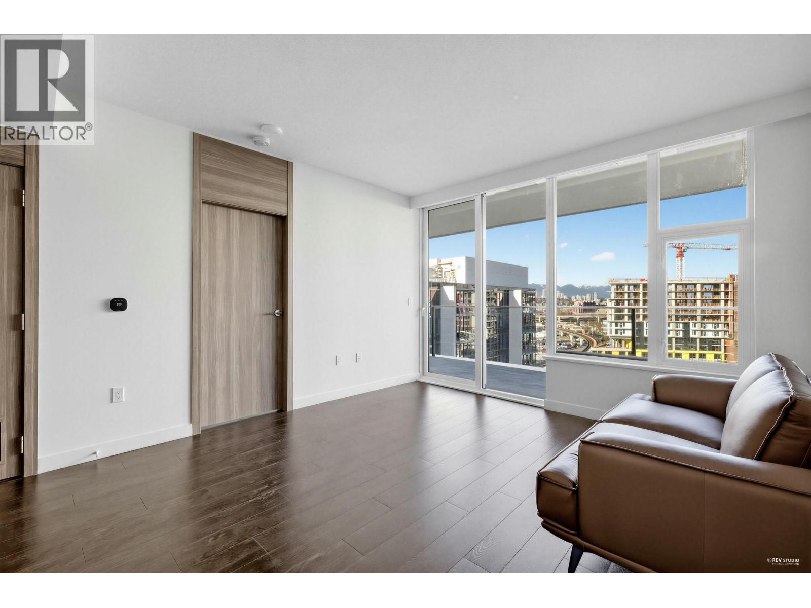 #1215-8611 HAZELBRIDGE Way, Richmond