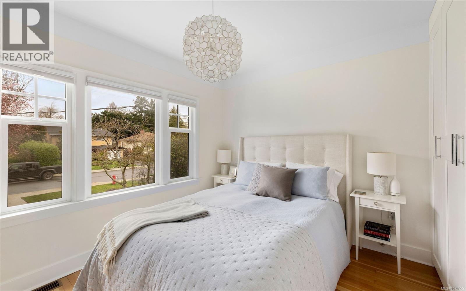  2399 Dalhousie Street, Oak Bay