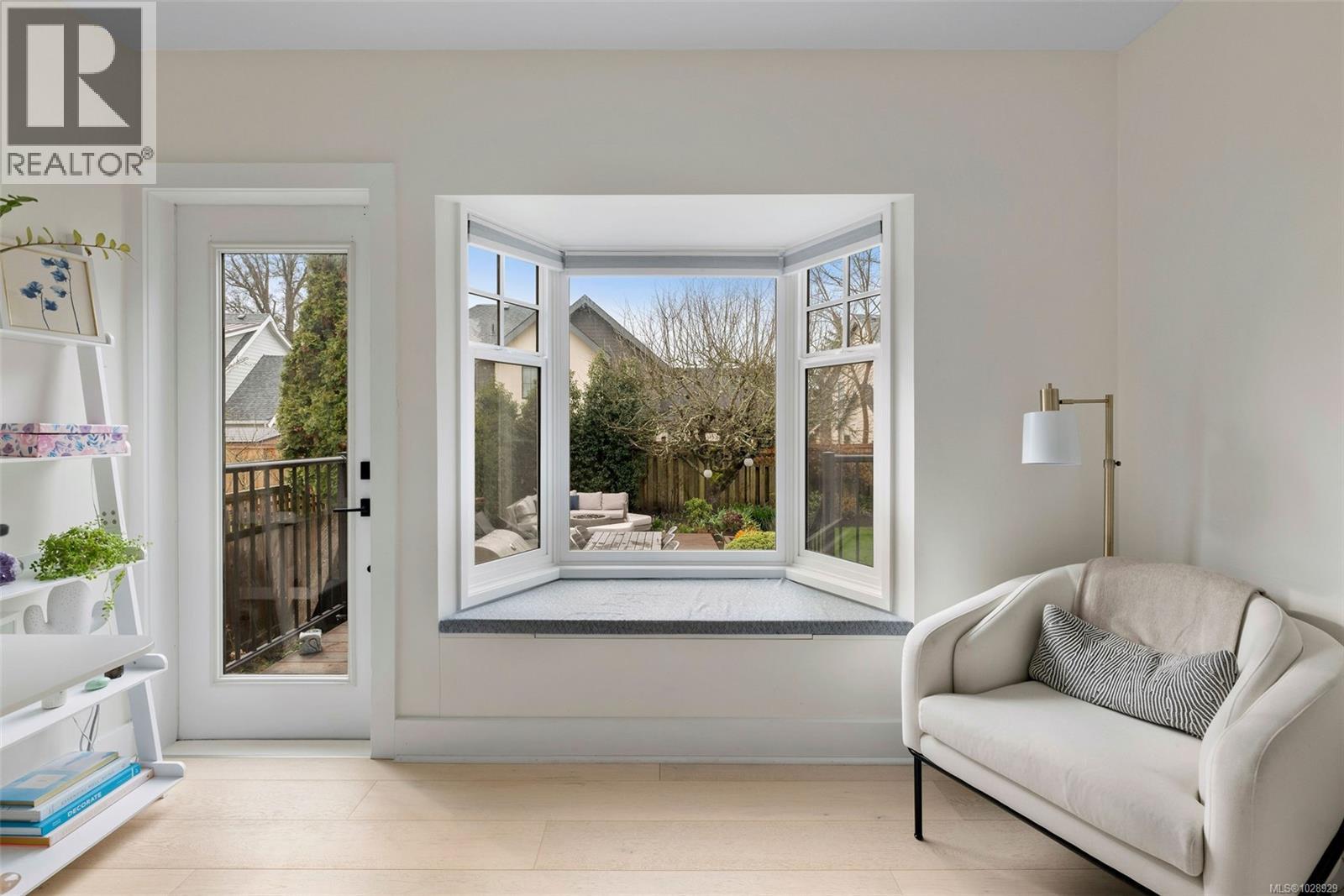  2399 Dalhousie Street, Oak Bay