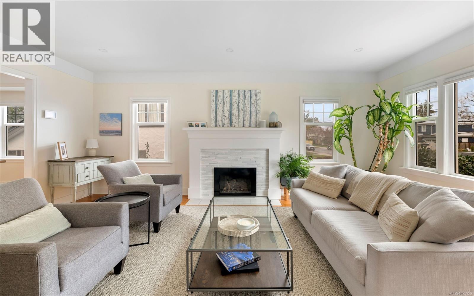  2399 Dalhousie Street, Oak Bay