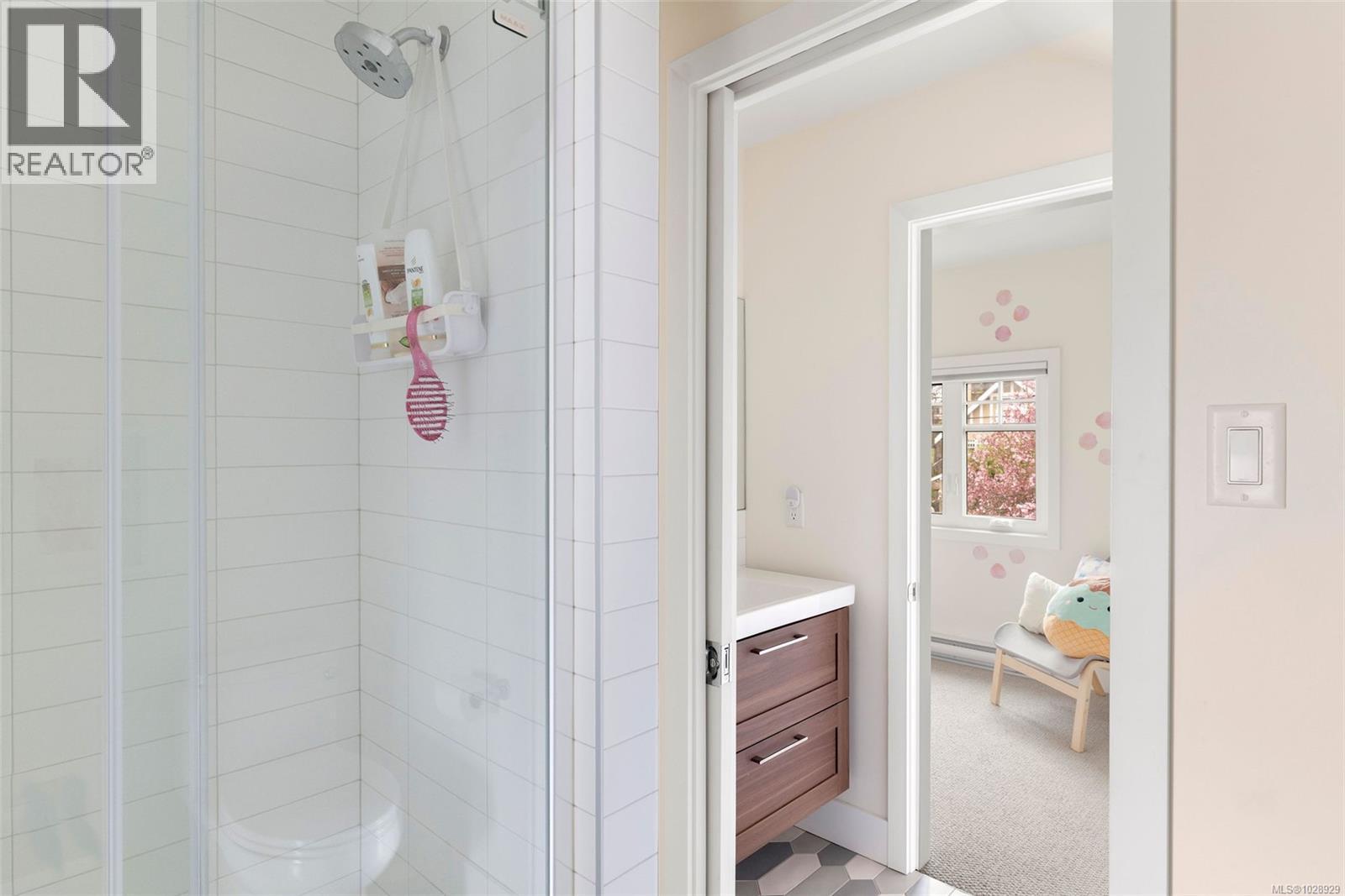  2399 Dalhousie Street, Oak Bay