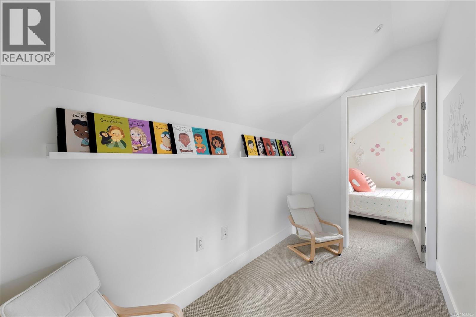  2399 Dalhousie Street, Oak Bay