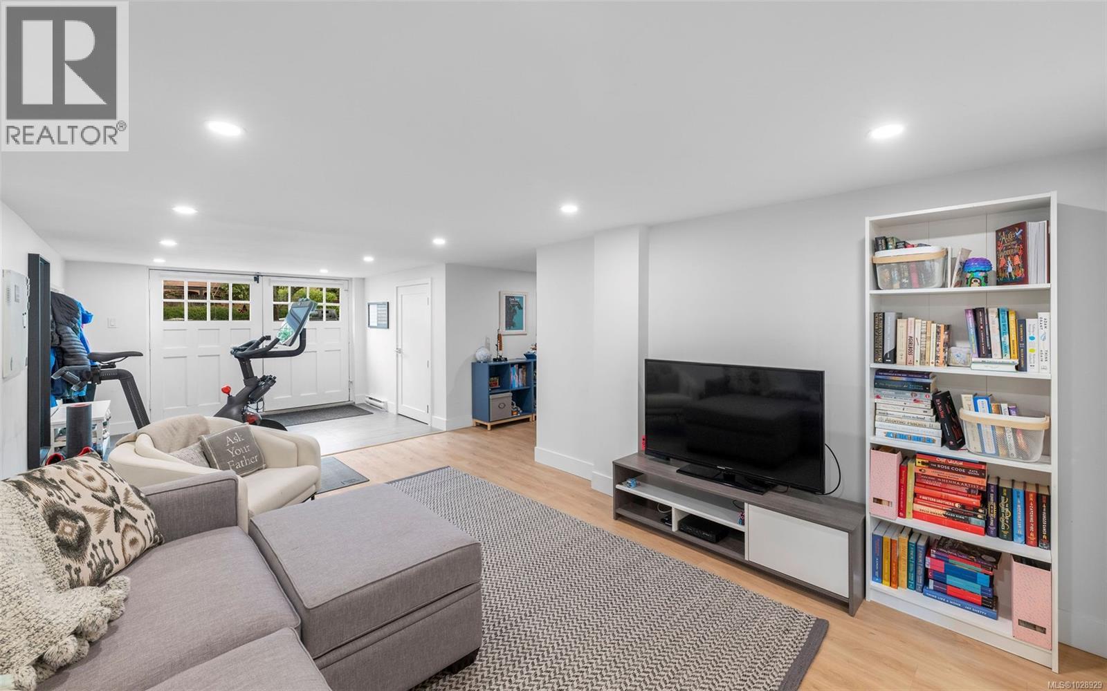  2399 Dalhousie Street, Oak Bay