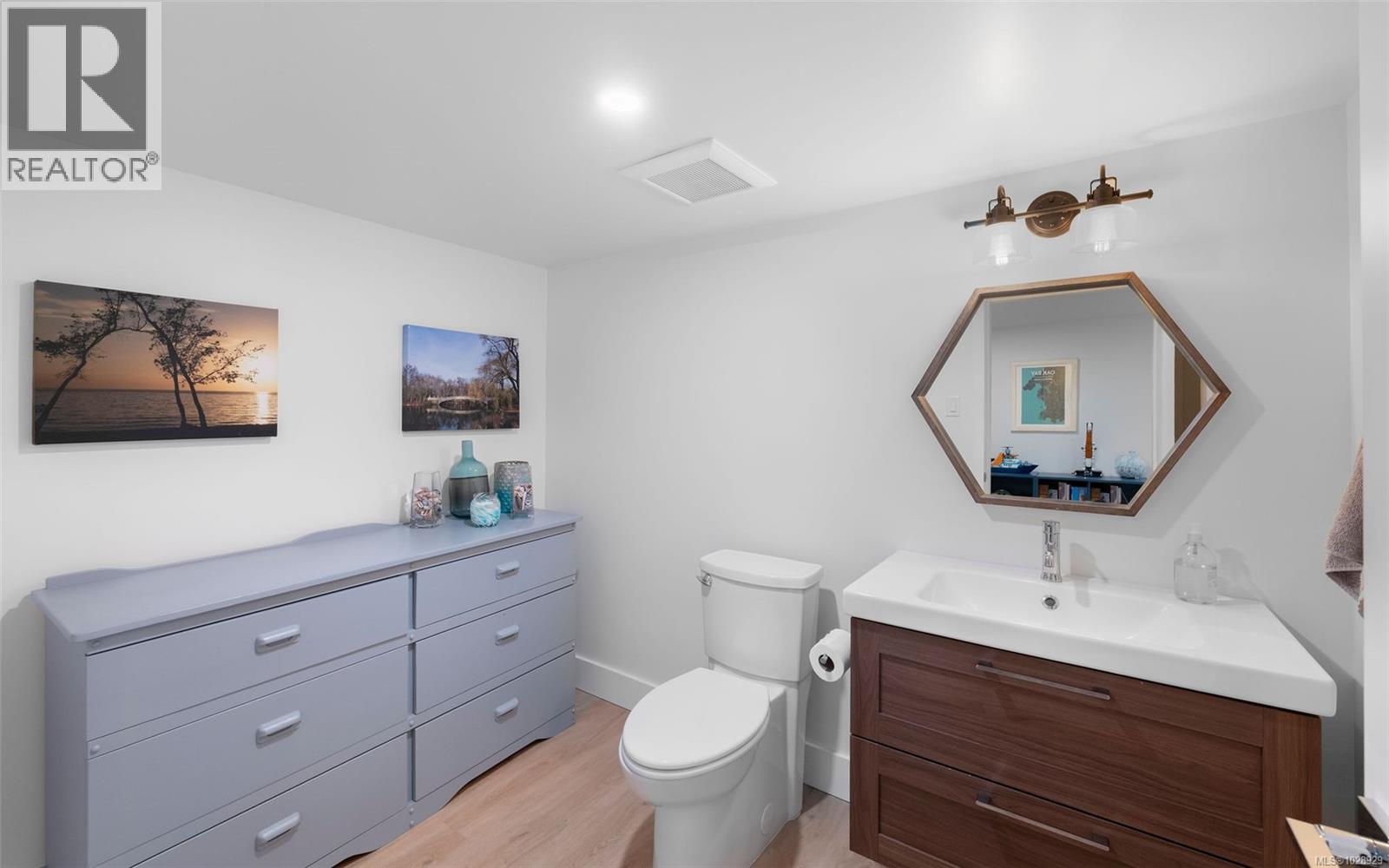  2399 Dalhousie Street, Oak Bay