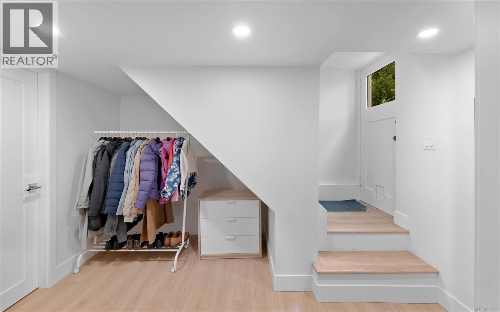  2399 Dalhousie Street, Oak Bay