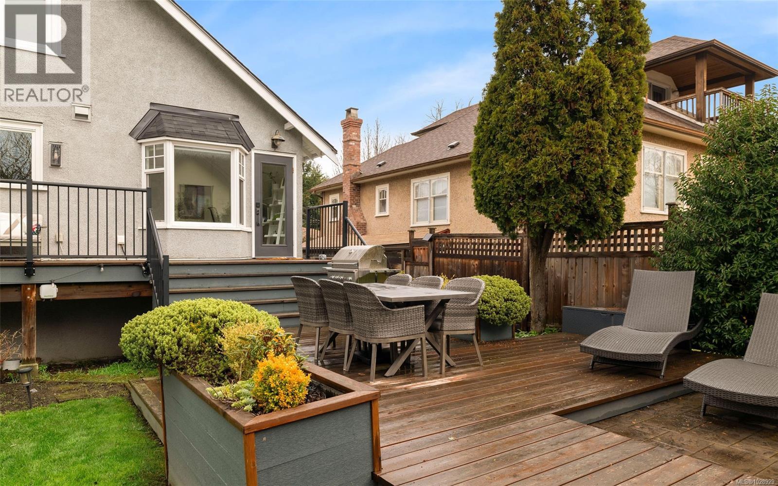  2399 Dalhousie Street, Oak Bay