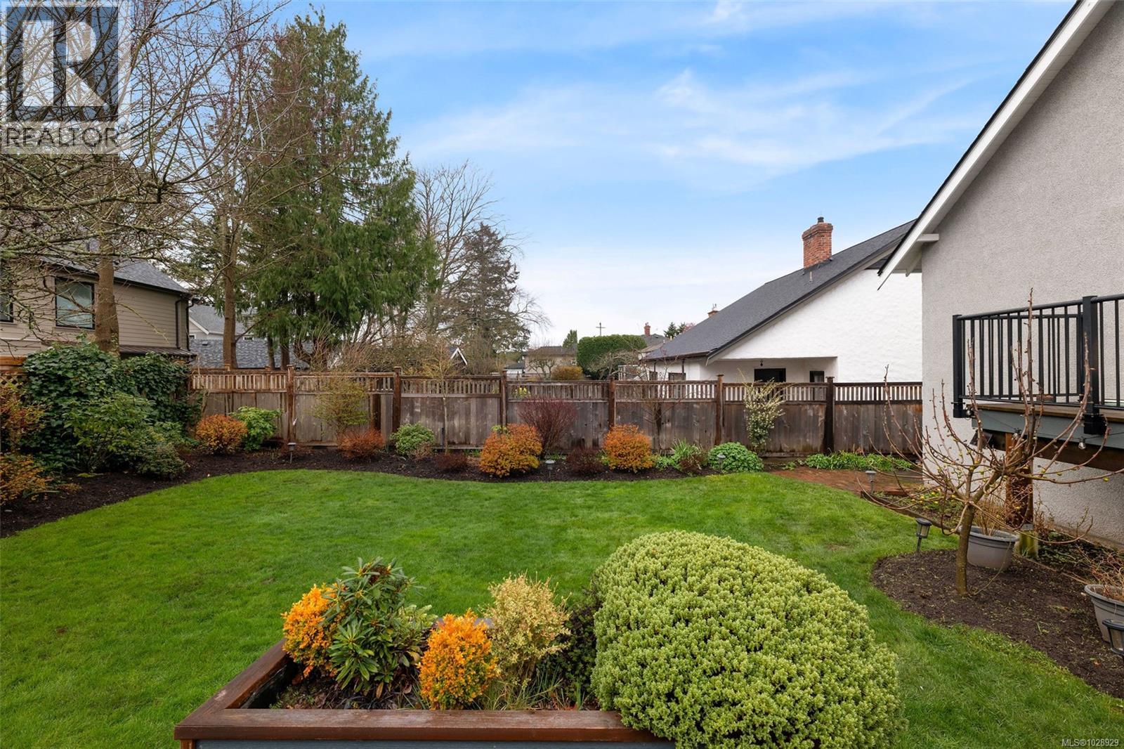  2399 Dalhousie Street, Oak Bay