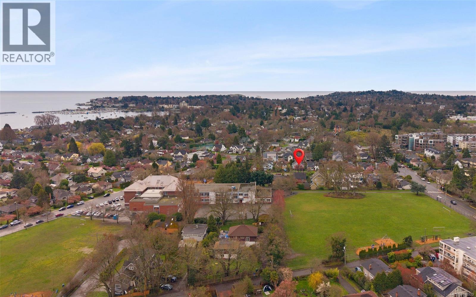  2399 Dalhousie Street, Oak Bay