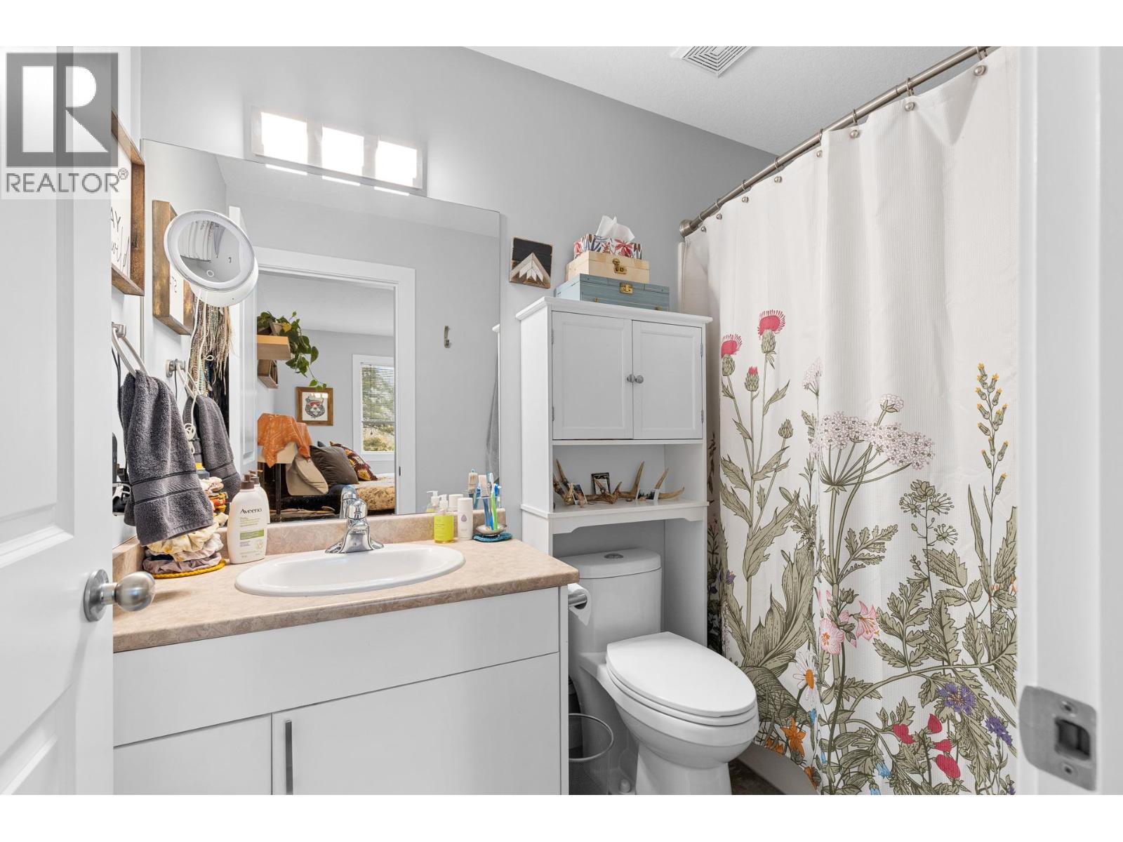 4007 Okanagan Avenue, Vernon