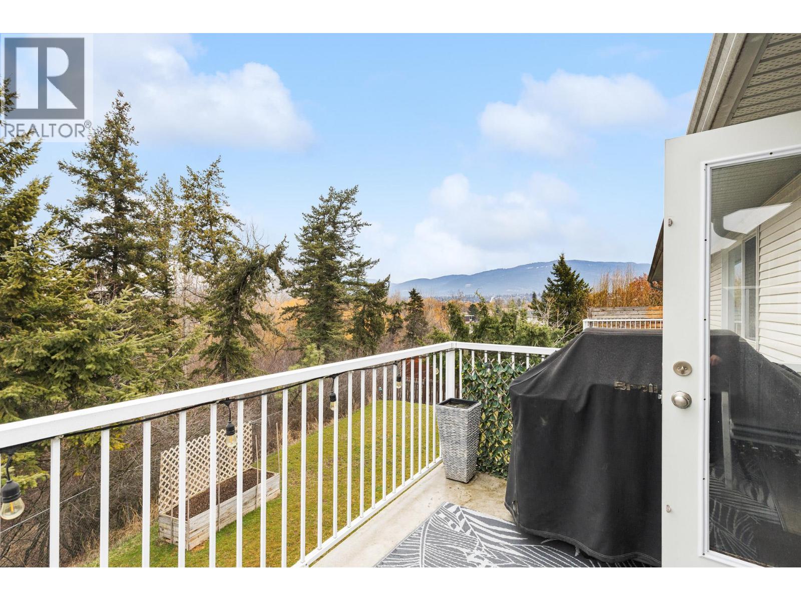 4007 Okanagan Avenue, Vernon