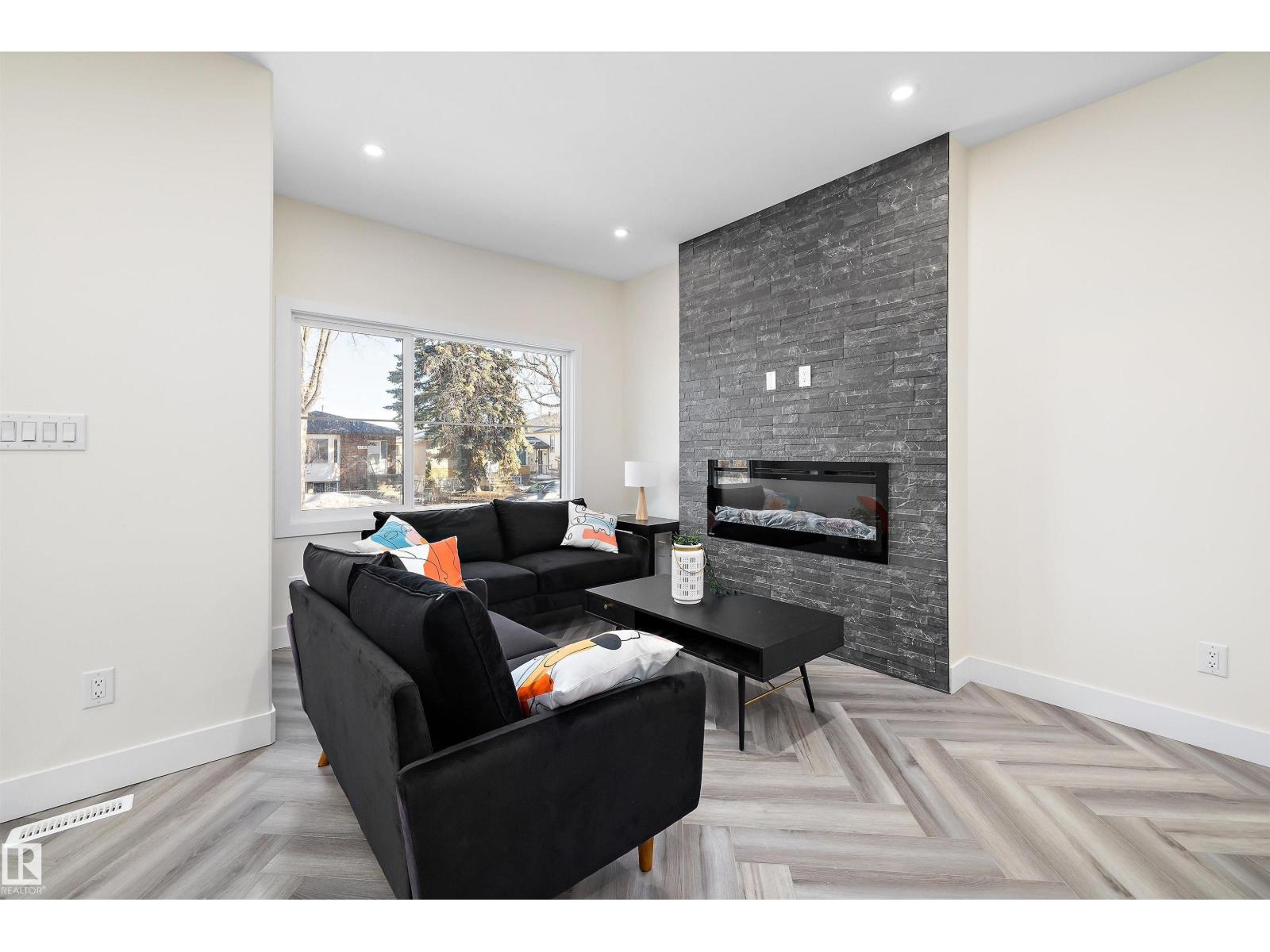 8319 81Ave NW - 4