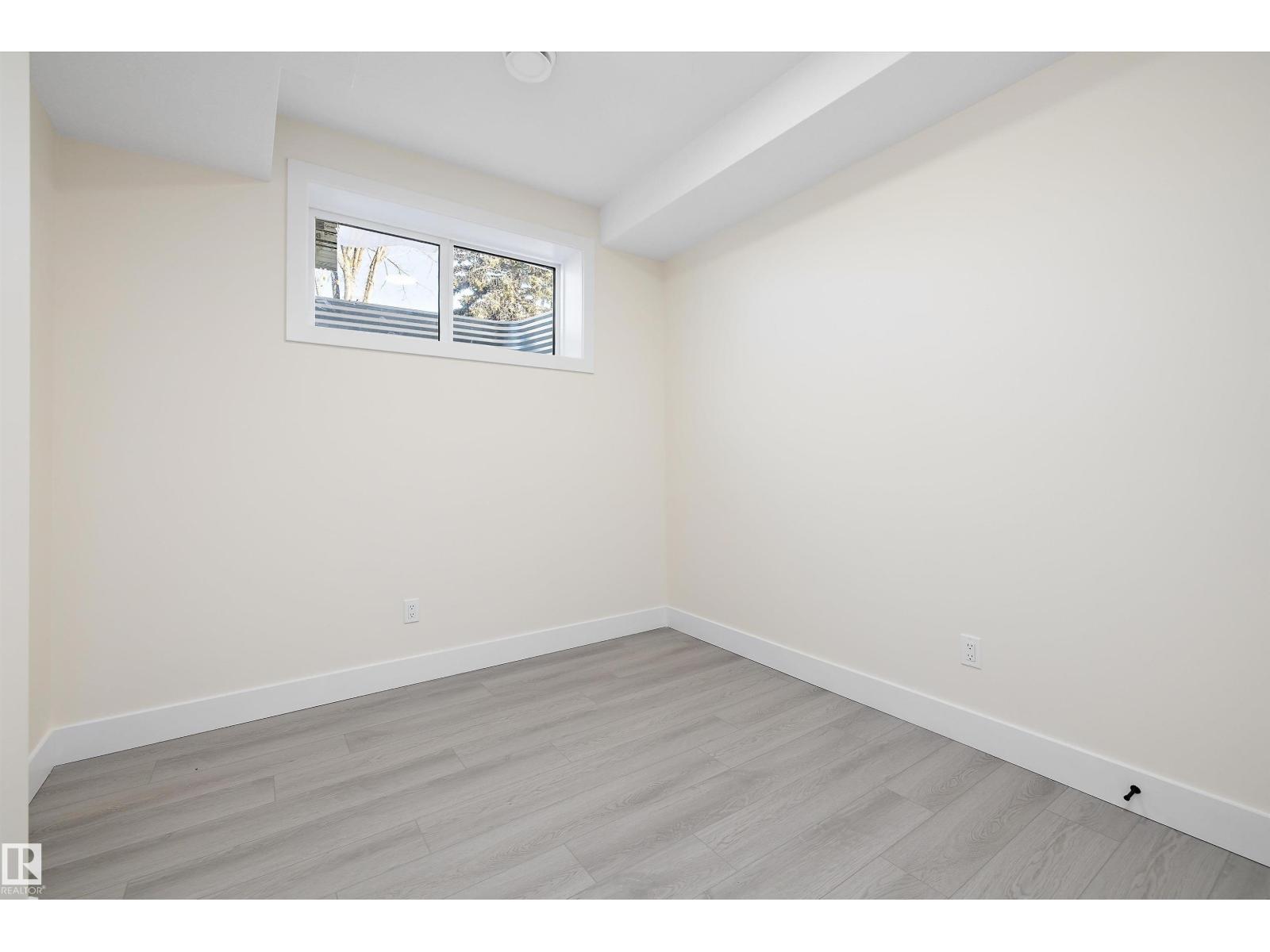 8319 81Ave NW - 35