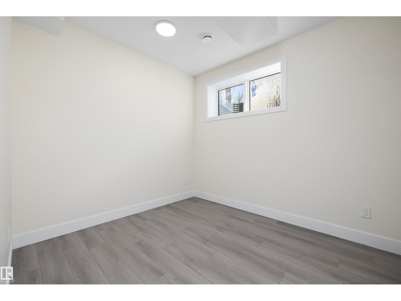 8319 81Ave NW - 38