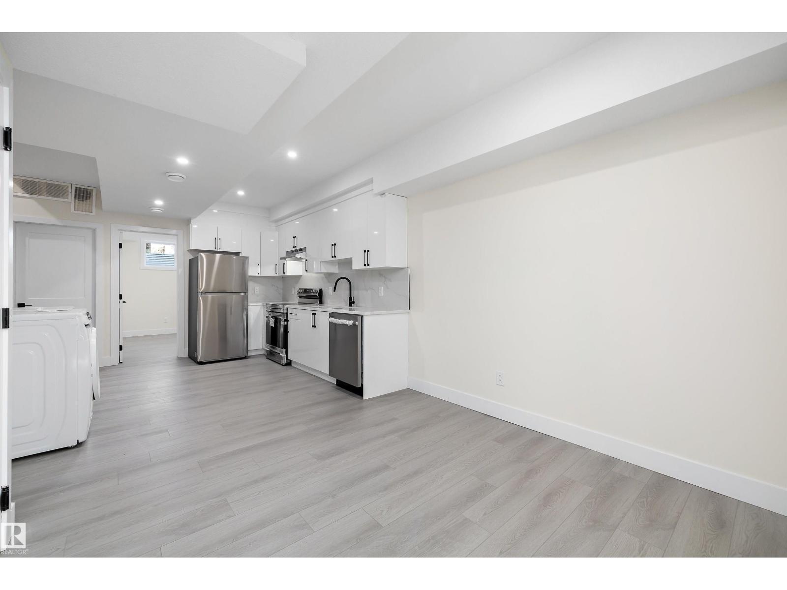8319 81Ave NW - 42