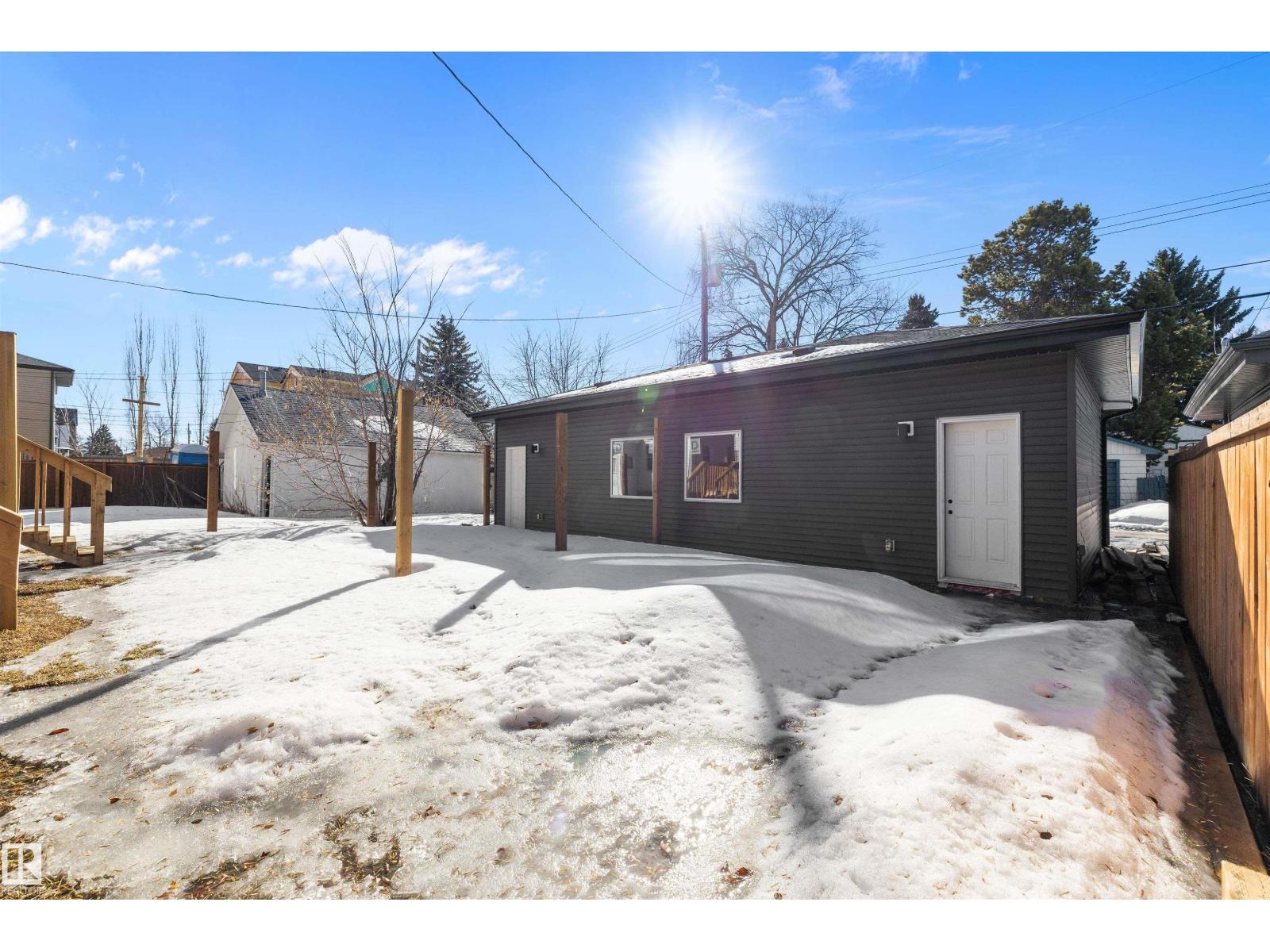 8319 81Ave NW - 48