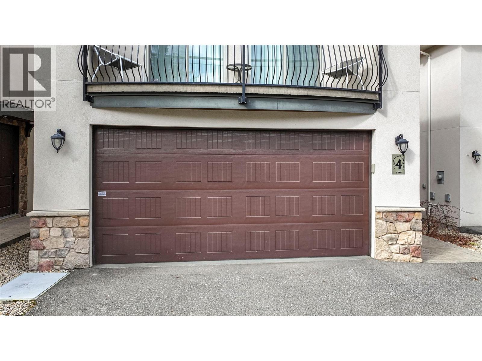 7373 Brooks Lane Unit# 4, Vernon