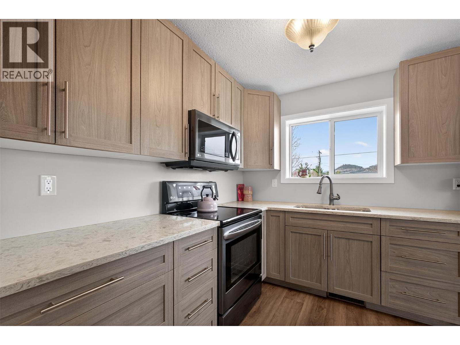 1085 Alta Dena Road, Kelowna