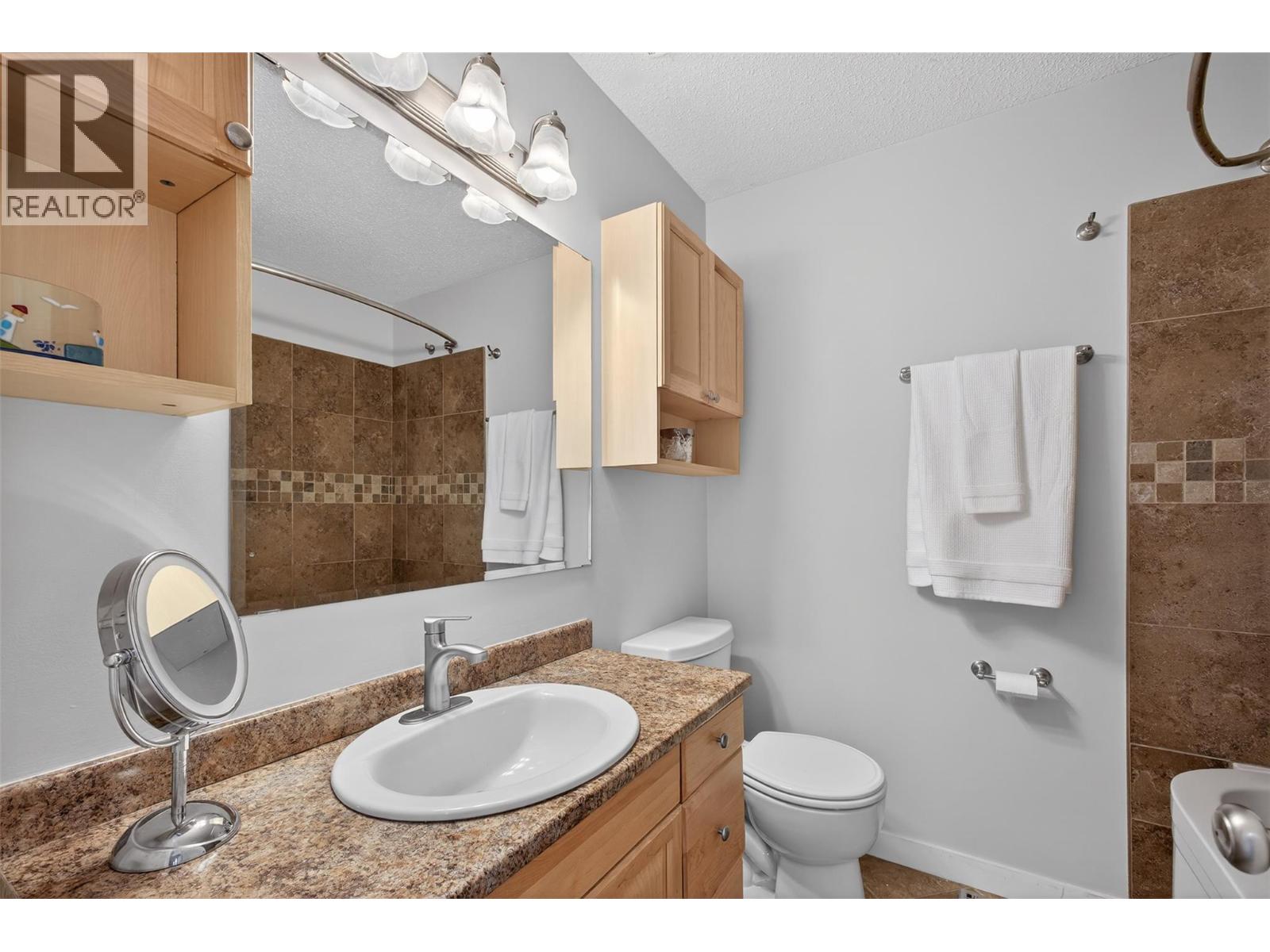 1085 Alta Dena Road, Kelowna