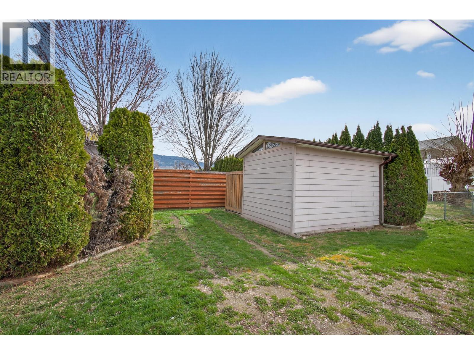 1085 Alta Dena Road, Kelowna