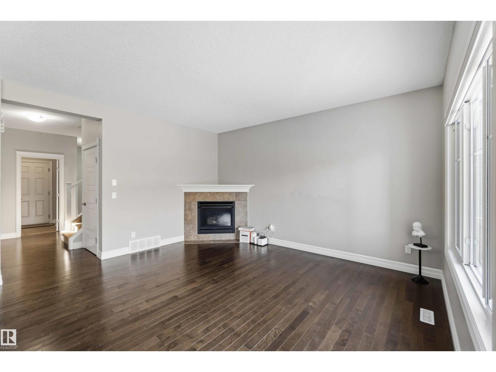 
          3683 8 Street NW
            <br/>
            <span>Edmonton</span>
            , 
            <span>AB</span>
             <span>T6T0S3</span>
         - Photo 40