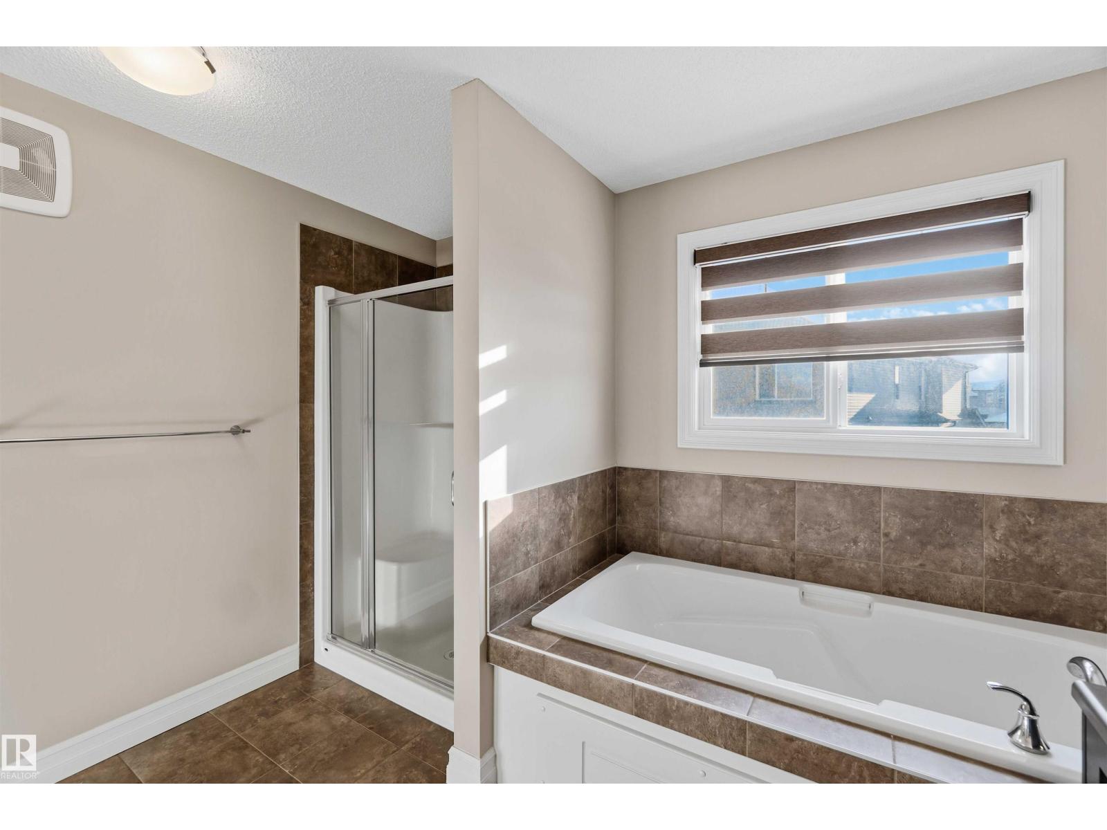 
          3683 8 Street NW
            <br/>
            <span>Edmonton</span>
            , 
            <span>AB</span>
             <span>T6T0S3</span>
         - Photo 6