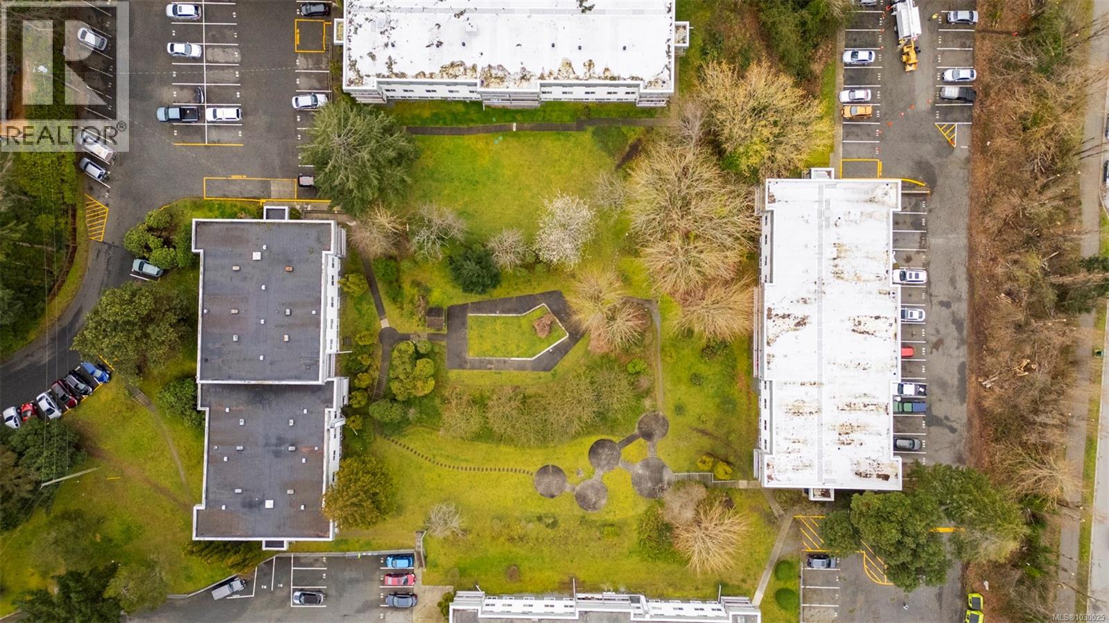 #5205 999 BOWEN RD - 16