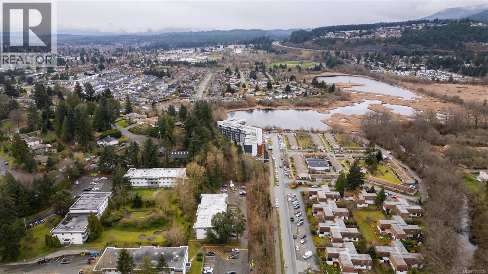 #5205 999 BOWEN RD - 17