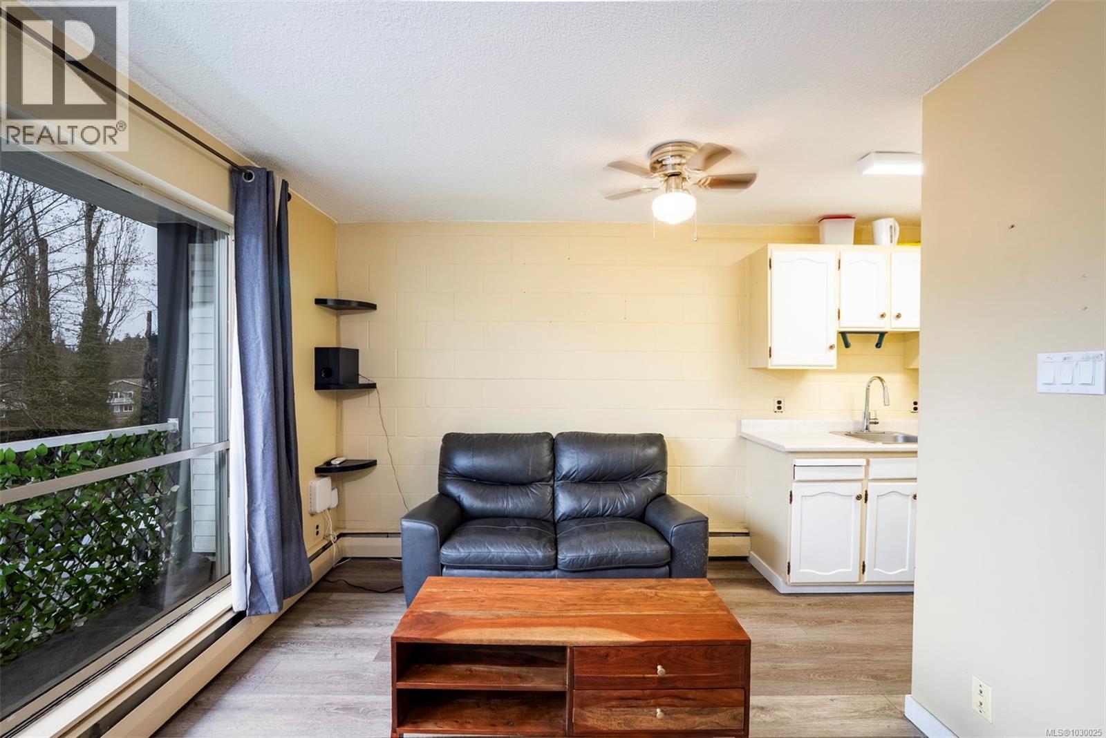 #5205 999 BOWEN RD - 7