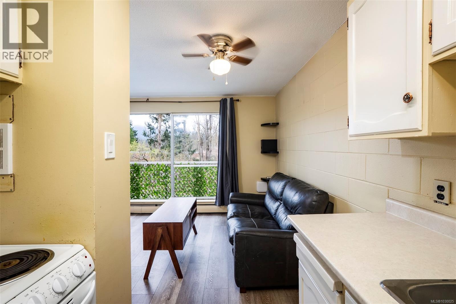 #5205 999 BOWEN RD - 9