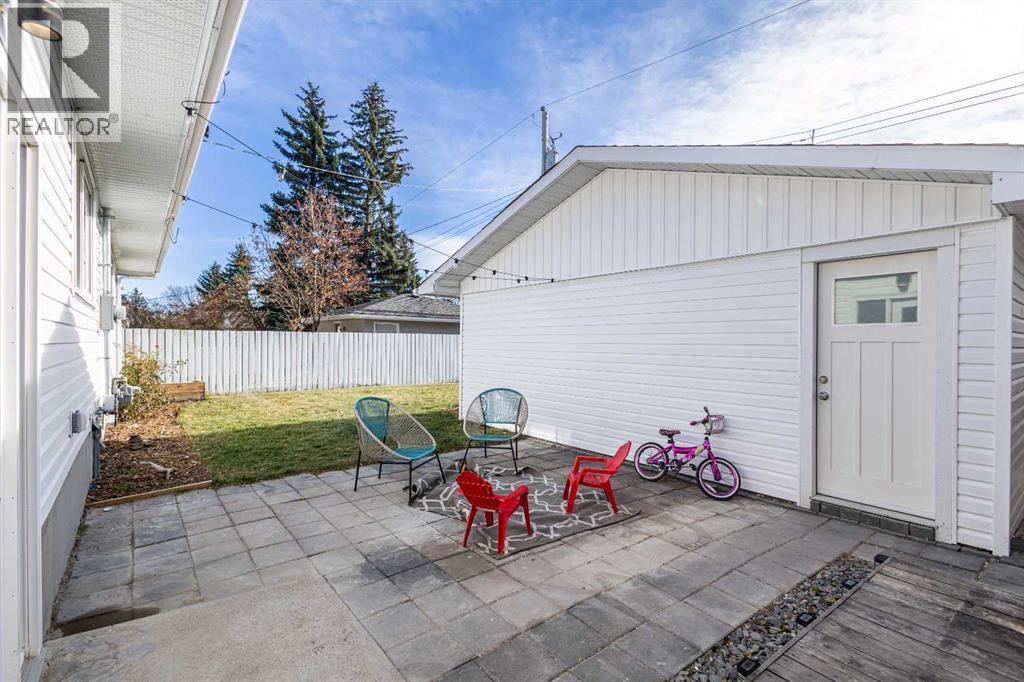 Single Family House Bungalow for Sale in  Verona Drive NW Varsity Calgary 