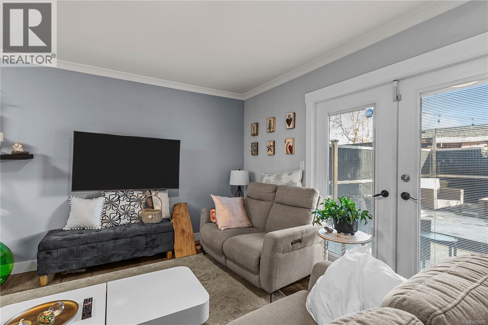 #6 581 DOGWOOD ST - 12