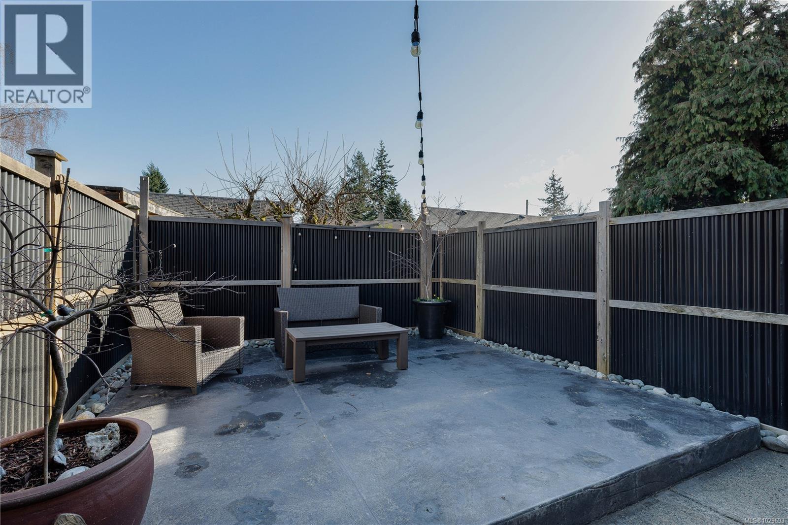 #6 581 DOGWOOD ST - 15