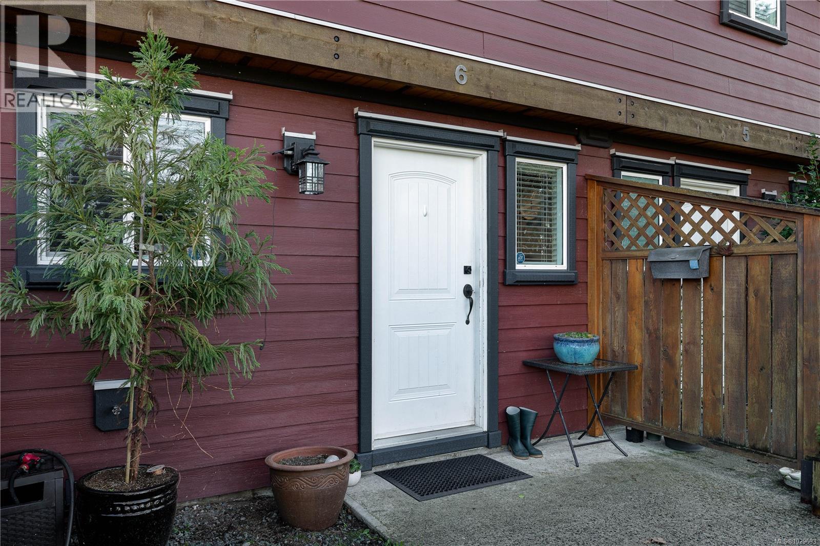 #6 581 Dogwood St - 2