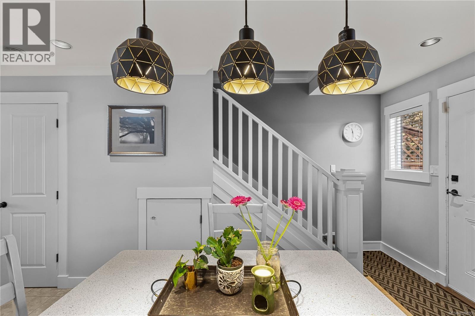 #6 581 DOGWOOD ST - 6