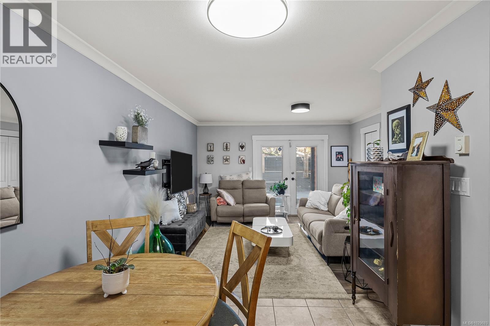 #6 581 Dogwood St - 9