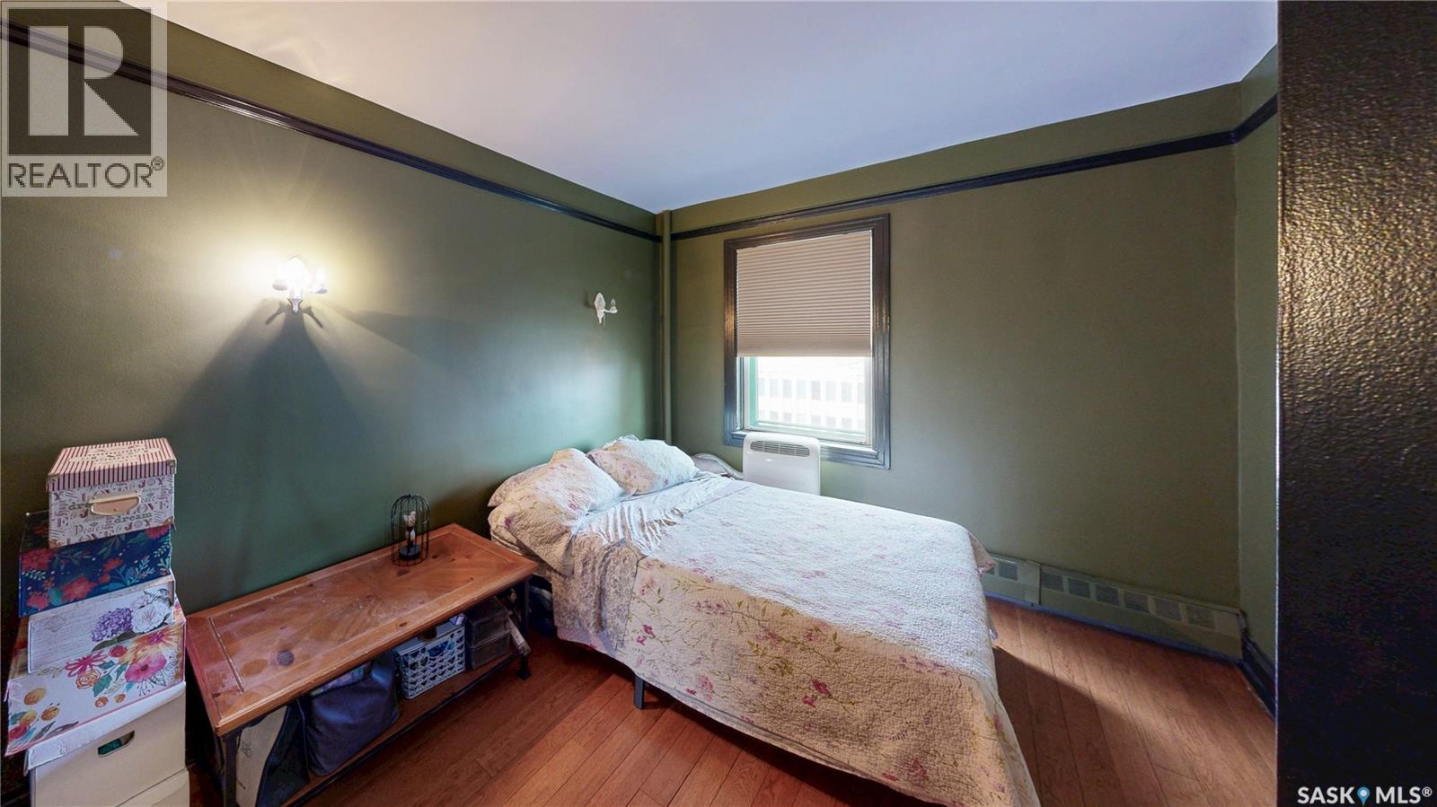 #400 2305 VICTORIA AVENUE - 23