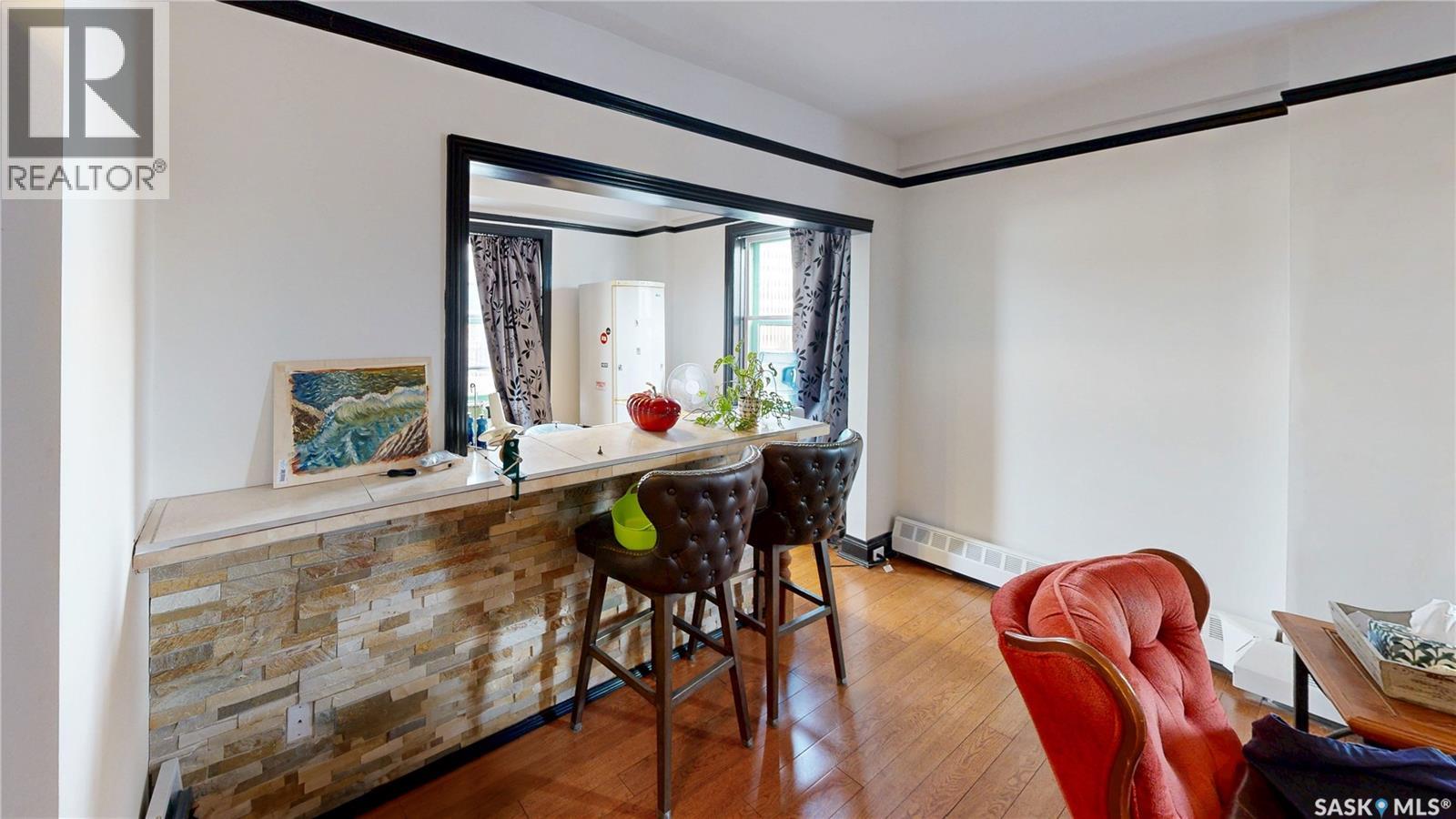 #400 2305 Victoria AVENUE - 19