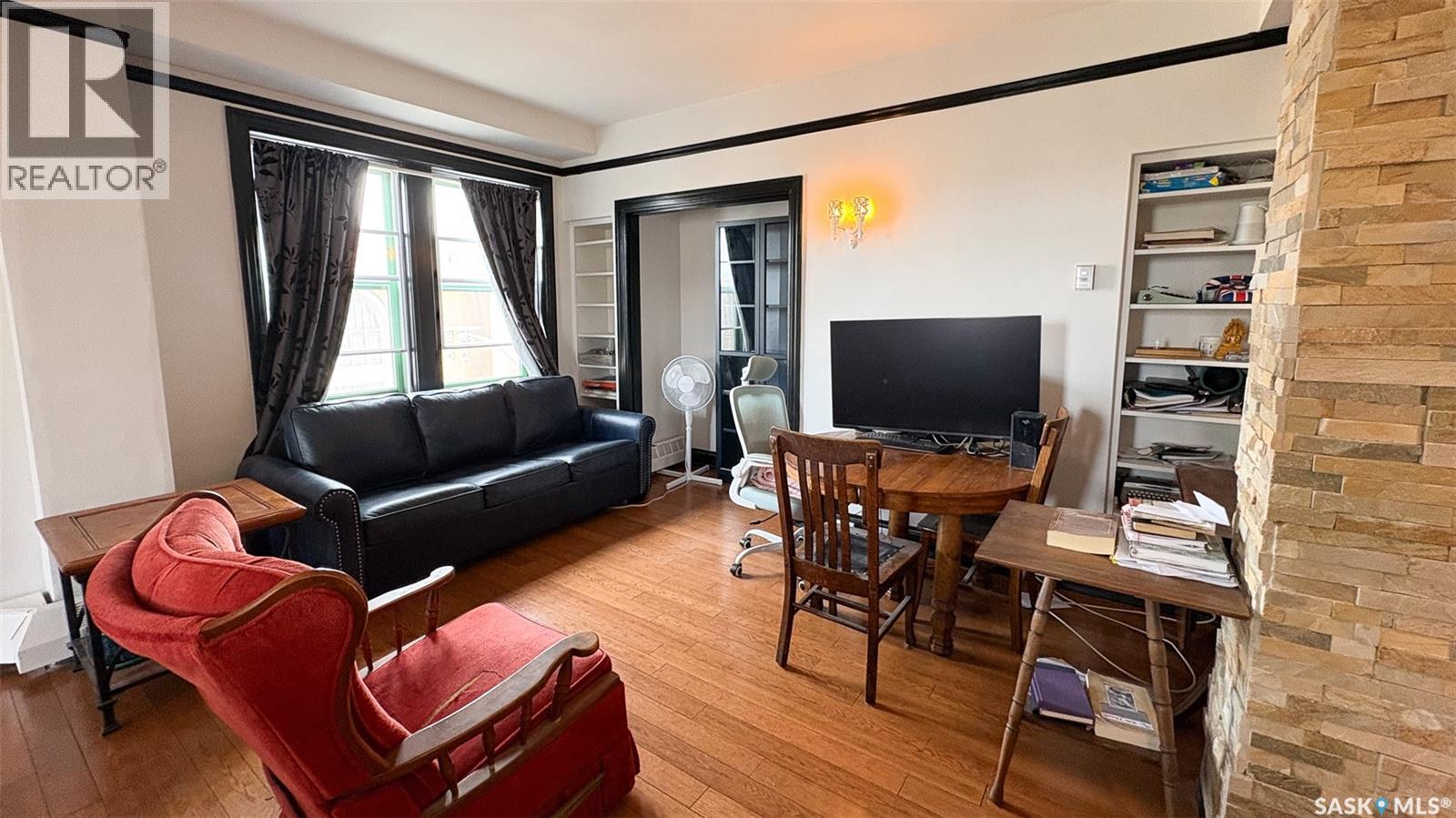#400 2305 Victoria AVENUE - 16
