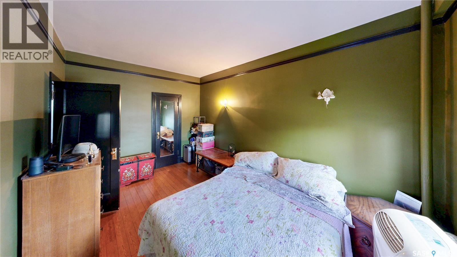 #400 2305 Victoria AVENUE - 24