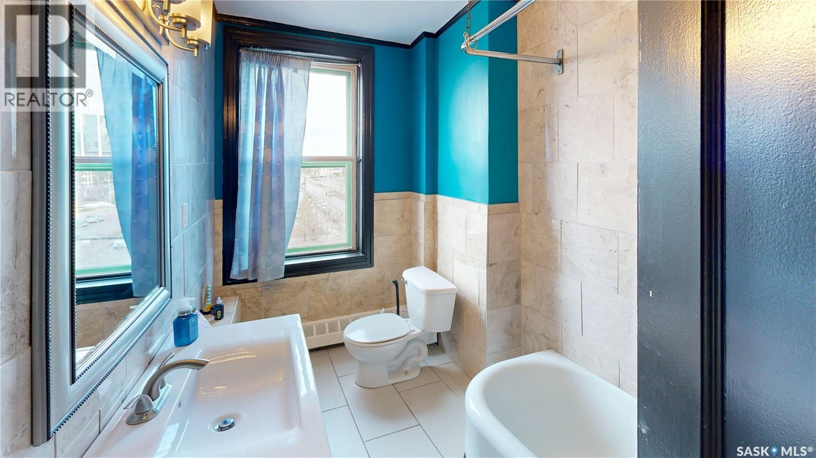#400 2305 Victoria AVENUE - 27
